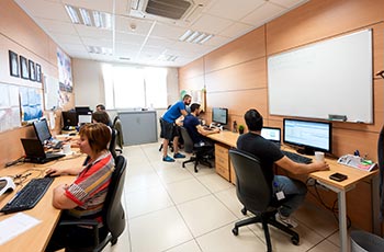 Oficinas y personal